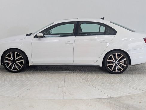 Used 2013 Volkswagen Jetta GLI Autobahn image 2