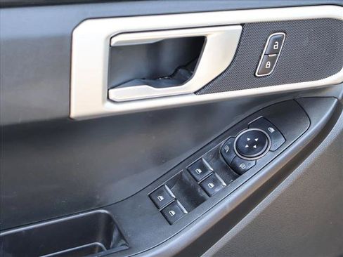 Used 2023 Ford Explorer 4WD image 12