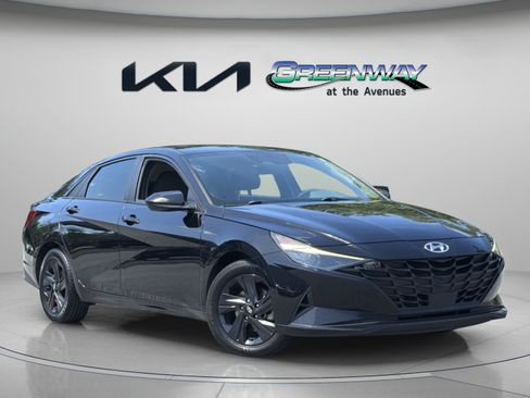 Used 2021 Hyundai Elantra SEL w/ Convenience Package FWD image 1