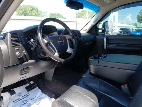 Used 2009 GMC Sierra 3500 SLE w/ SLE Preferred Package AWD/4WD image 19