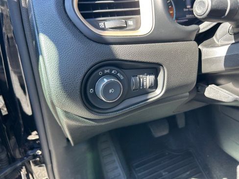 Used 2017 Jeep Renegade Limited w/ Trailer Tow Group image 16