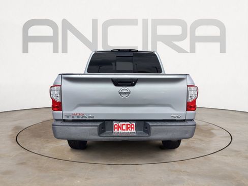 Used 2017 Nissan Titan SV RWD image 13