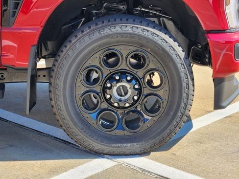 New 2026 Ford F250 Lariat w/ Black Appearance Package image 7