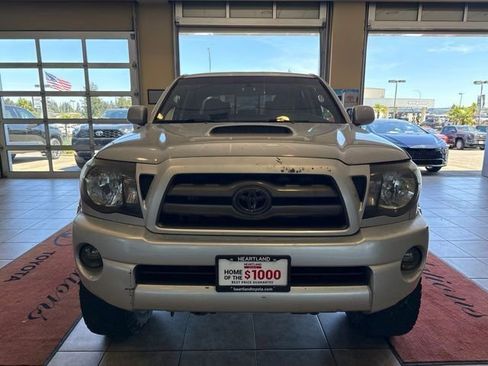 Used 2010 Toyota Tacoma 4x4 Double Cab image 2