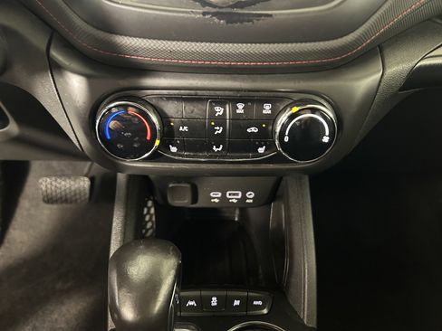 Used 2021 Chevrolet TrailBlazer RS AWD/4WD image 23