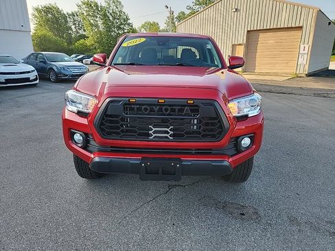 Used 2022 Toyota Tacoma SR5 AWD/4WD image 13