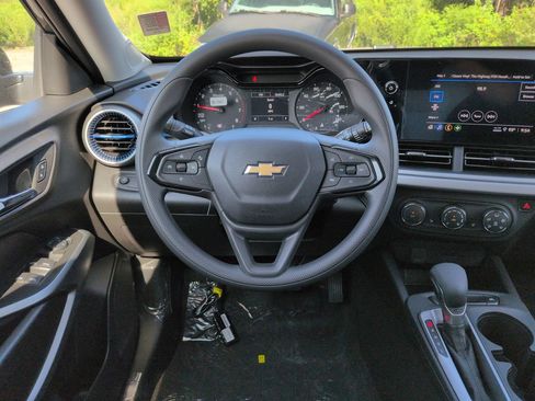 New 2026 Chevrolet Trax LS w/ LS Convenience Package FWD image 16