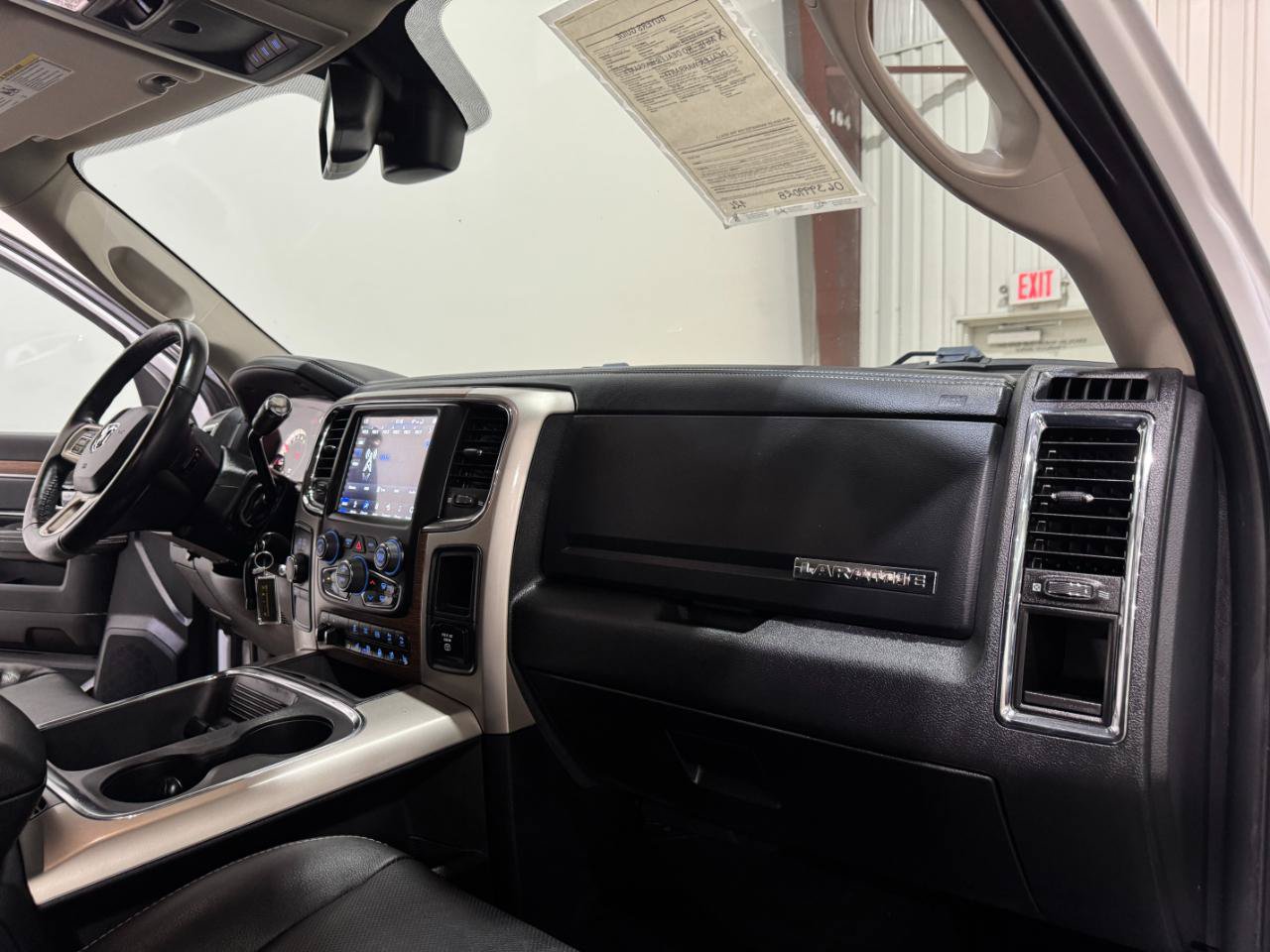 Used 2018 RAM 2500 Laramie w/ Convenience Group AWD/4WD image 11