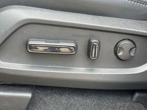 Certified 2025 Honda Pilot Touring image 7