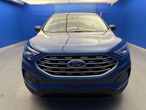 Used 2020 Ford Edge SE image 3