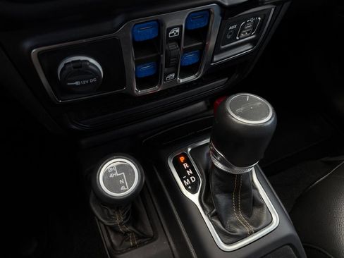Used 2022 Jeep Gladiator Overland AWD/4WD image 18