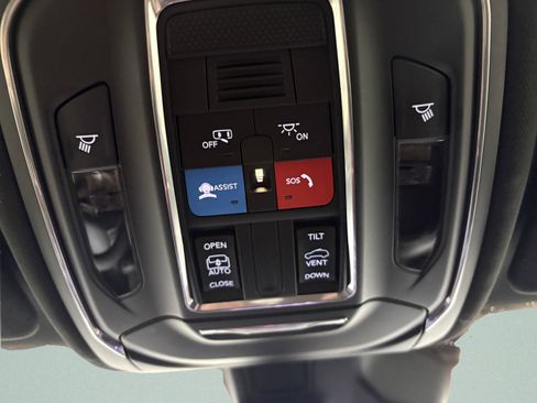 Used 2025 Jeep Grand Cherokee L Laredo AWD/4WD image 30