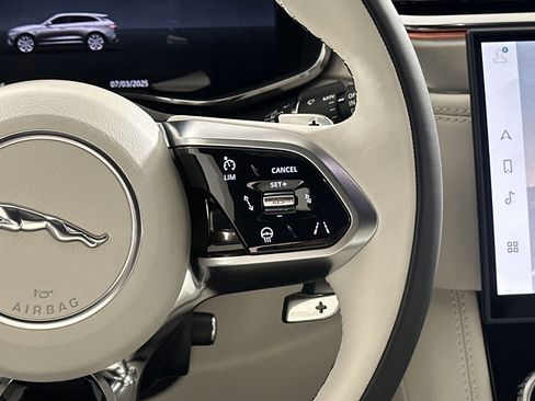 Used 2026 Jaguar F-PACE R-Dynamic S image 22