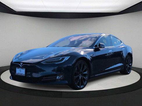 Used 2020 Tesla Model S Long Range Plus image 4