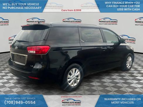 Used 2017 Kia Sedona LX w/ LX Essentials Premium Package FWD image 4