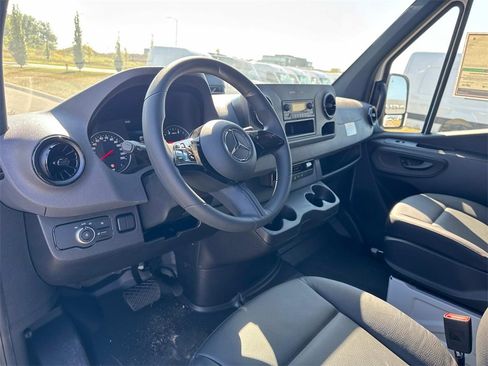 New 2025 Mercedes-Benz Sprinter 2500 image 27