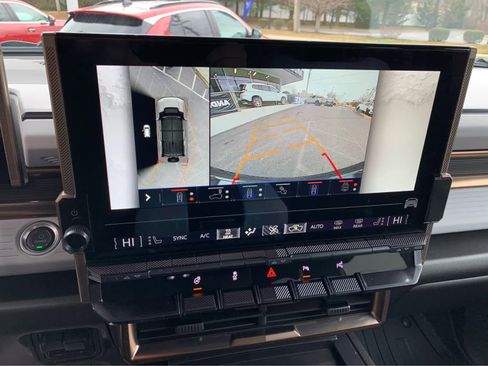 Used 2024 GMC Hummer EV 3X image 17