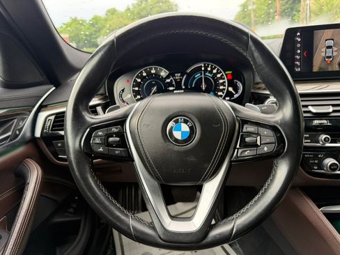 Used 2018 BMW 530e RWD image 19