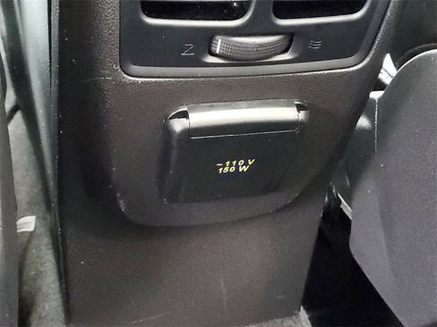 Used 2019 Ford Escape Titanium image 13