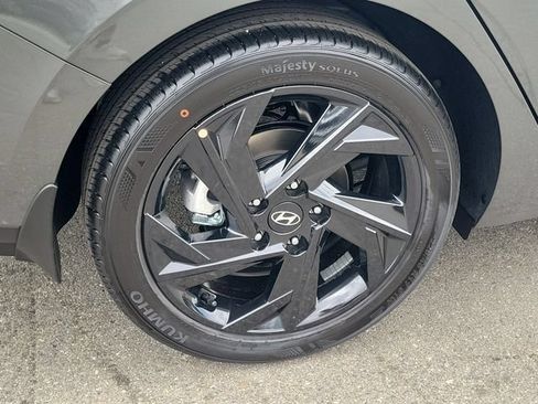 New 2026 Hyundai Elantra SEL Sport FWD image 32