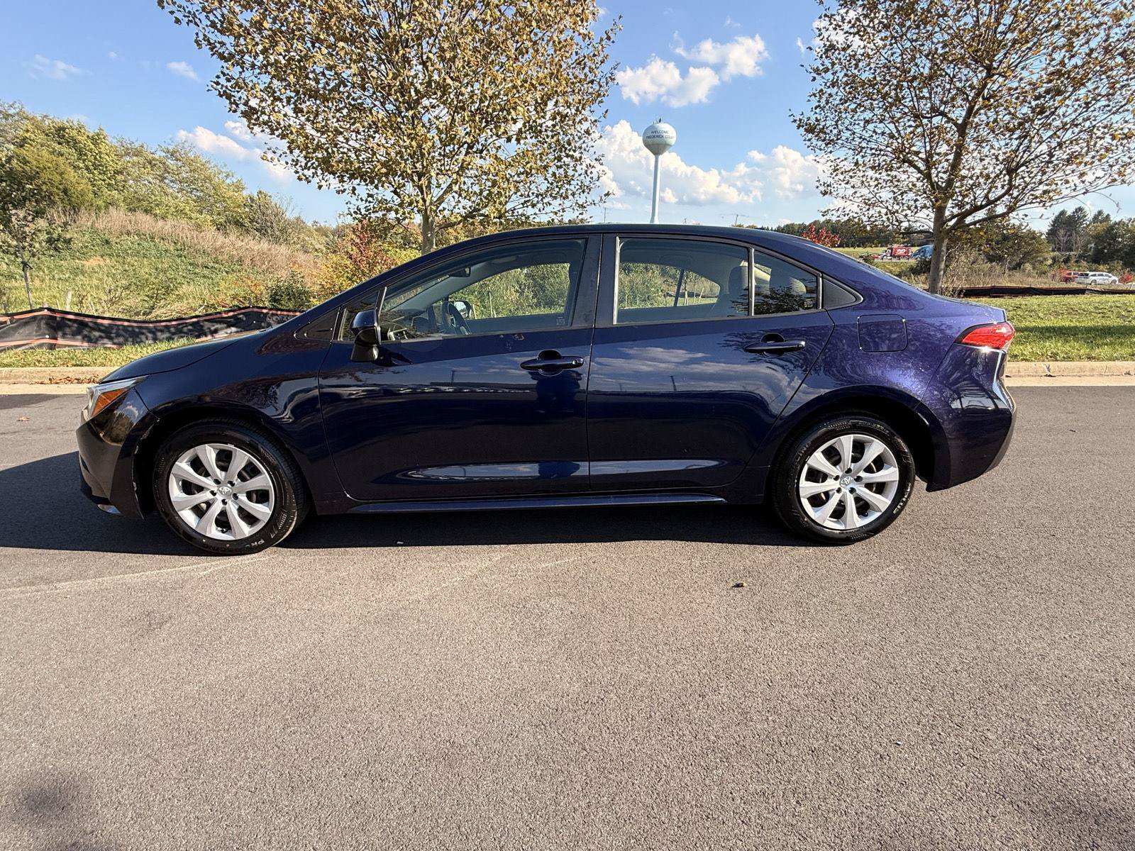 Used 2023 Toyota Corolla LE w/ Carpet Mat Package (TMS) FWD image 8