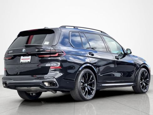 Used 2024 BMW X7 xDrive40i w/ M Sport Package image 5