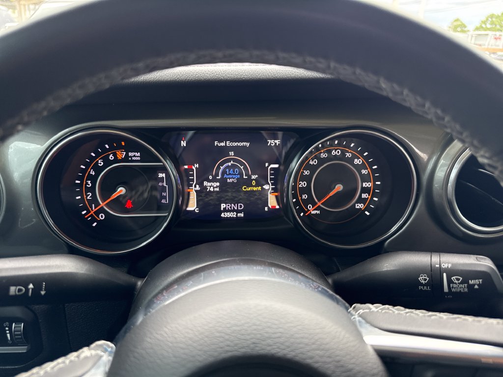 Used 2023 Jeep Gladiator Overland AWD/4WD image 19