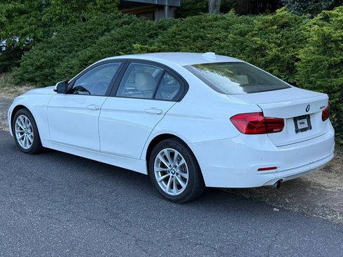 Used 2017 BMW 320i Sedan image 3