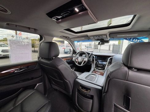 Used 2019 Cadillac Escalade Premium Luxury image 39