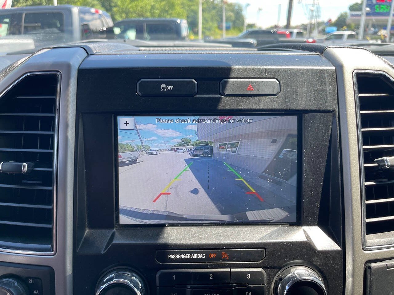Used 2017 Ford F150 Lariat AWD/4WD image 38