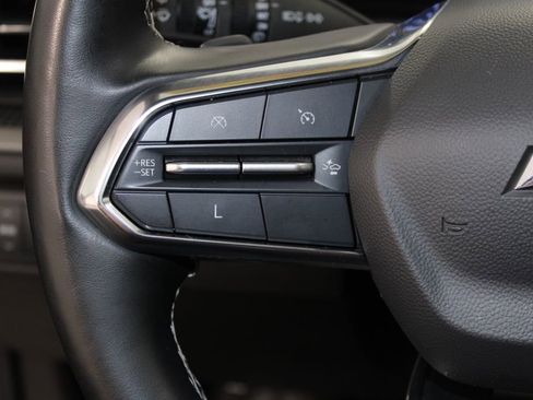 Used 2024 Chevrolet Traverse LT image 37