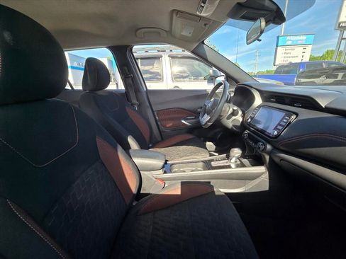 Used 2022 Nissan Kicks SR image 7