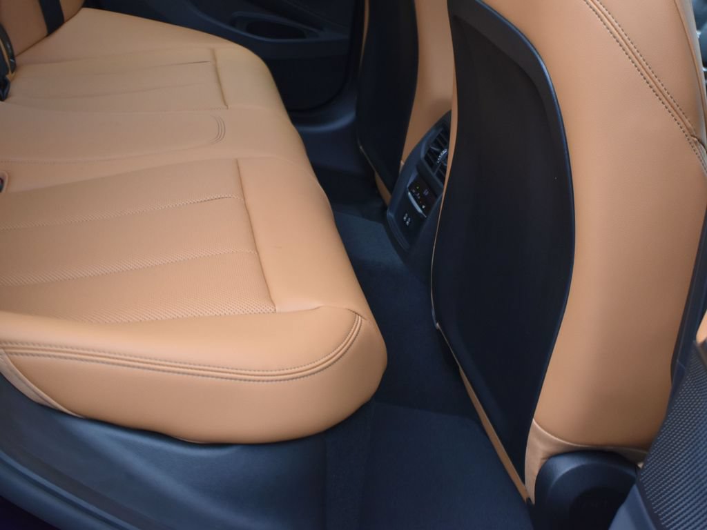 Used 2026 BMW 330i Sedan w/ Convenience Package RWD image 17