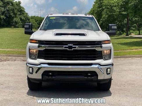 Used 2025 Chevrolet Silverado 2500 LT w/ All Star Edition AWD/4WD image 2