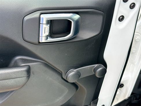 Used 2023 Jeep Wrangler Sport image 19