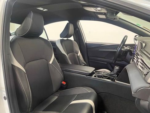 Used 2025 Toyota Camry SE image 10