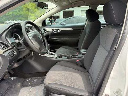 Used 2014 Nissan Sentra SV FWD image 2
