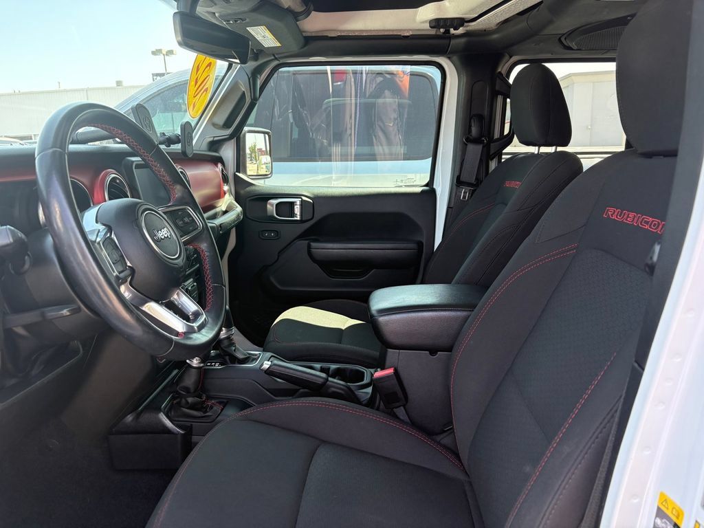 Used 2022 Jeep Wrangler Unlimited Rubicon w/ LED Lighting Group AWD/4WD image 14