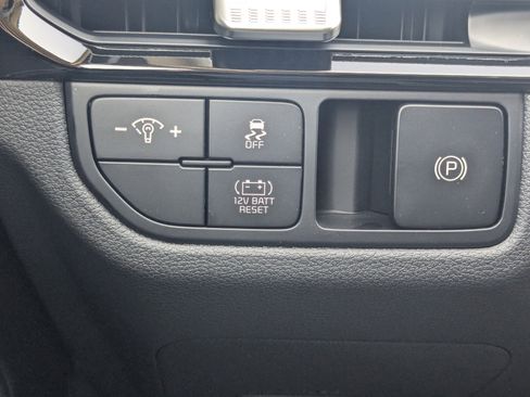 New 2026 Kia Sportage LX FWD image 32