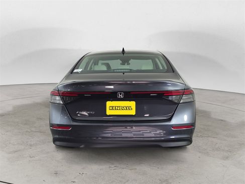 Certified 2025 Honda Accord SE image 4