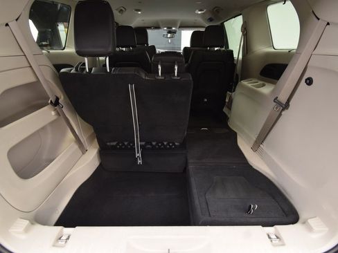 Used 2022 Chrysler Pacifica Touring-L image 31