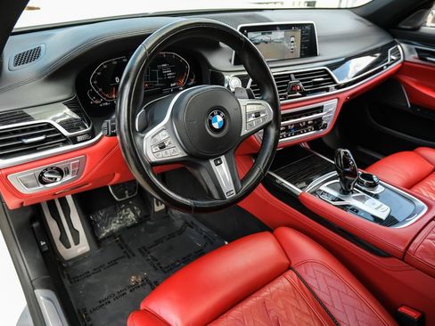 Used 2022 BMW 750i xDrive w/ Executive Package AWD/4WD image 3