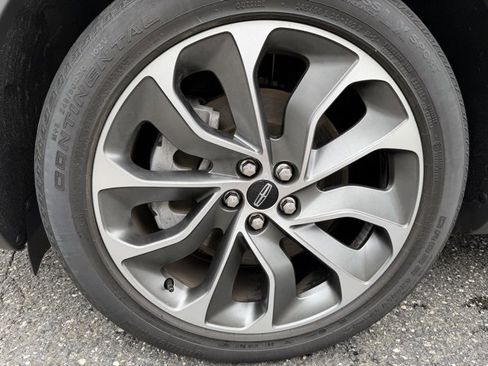 Used 2022 Lincoln Nautilus Reserve image 14