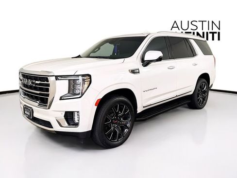 Used 2023 GMC Yukon SLT w/ SLT Premium Package image 3