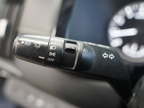 Used 2023 Nissan Pathfinder SL w/ Lighting Package (N92) FWD image 14