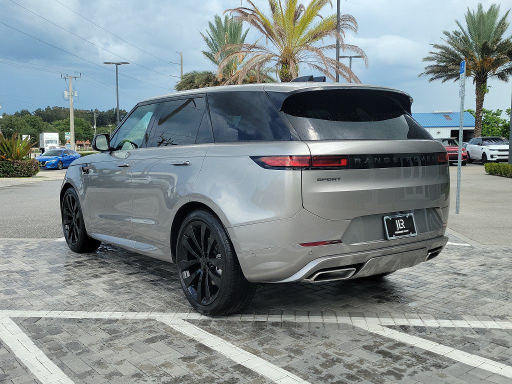 New 2026 Land Rover Range Rover Sport Dynamic SE AWD/4WD image 3