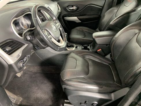 Used 2018 Jeep Cherokee Trailhawk w/ Quick Order Package 27L image 16