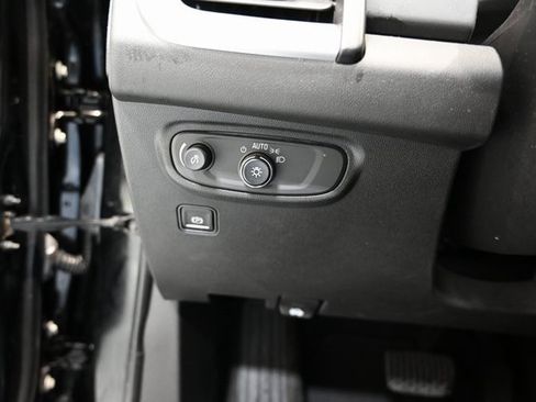 Used 2022 GMC Terrain SLE w/ Driver Convenience Package image 24