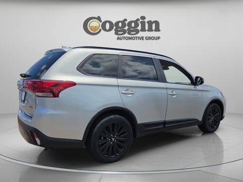 Used 2020 Mitsubishi Outlander SE FWD image 4