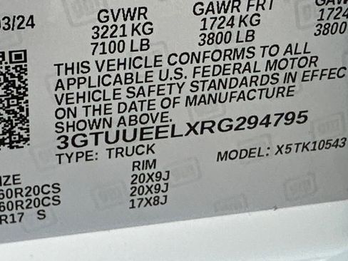 Used 2024 GMC Sierra 1500 AT4 w/ Technology Package image 34